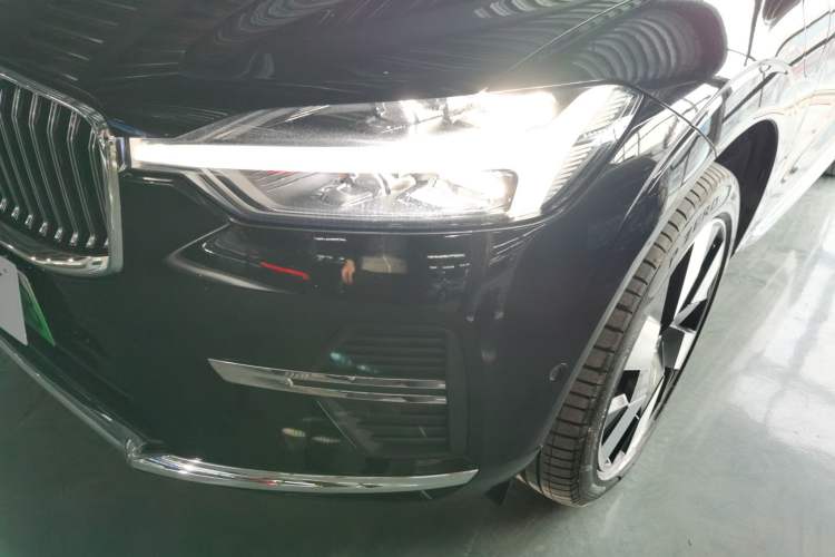 Used Volvo XC60 New Energy 2025 Plug-in Hybrid Long-Range All-Wheel Drive Smart Luxury Edition
