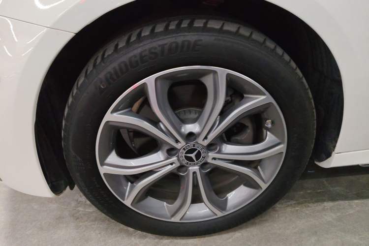 Used Mercedes-Benz E-Class 2022 Revised Version E 300 L Sporty and Stylish Edition
