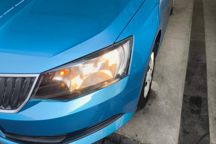 Used Skoda Fabia 2015 1.4L Manual Front-Wheel Drive Model
