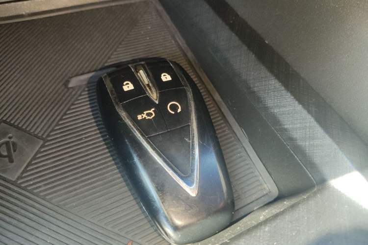 Used Changan UNI-V 2022 1.5T Prestige Version