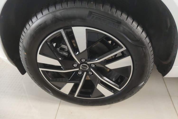 Used Volvo XC60 2026 B5 4x4 Smart Luxury Edition