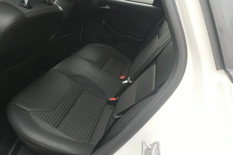 Used Ford Focus 2015 Hatchback 1.6L Automatic Fashion Edition
