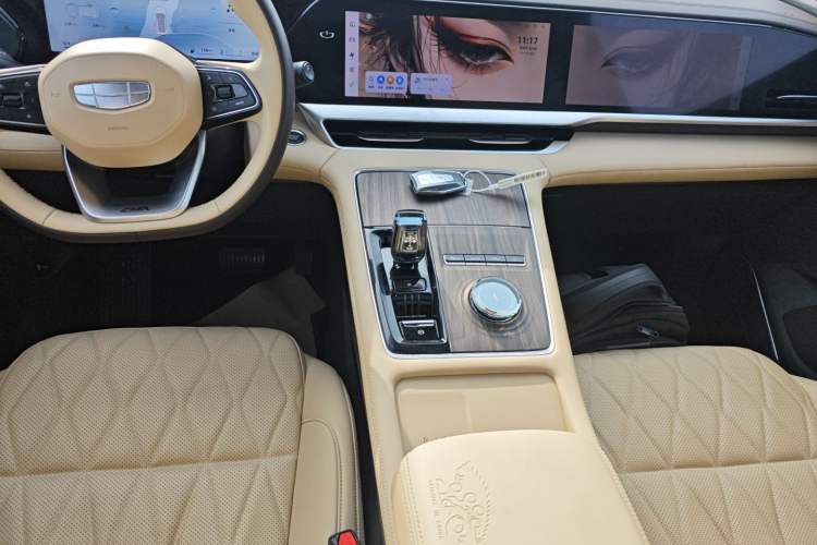 Used Geely Auto Monjaro L 2025 Dongfang Yao 2.0TD Automatic All-Wheel-Drive Wangyue Edition
