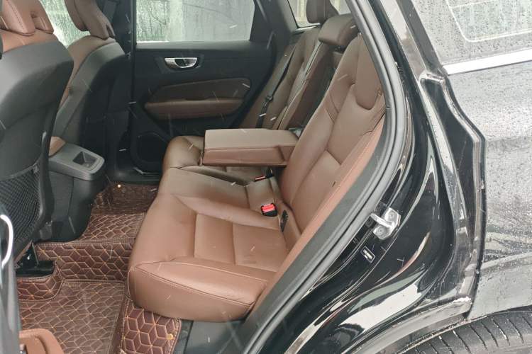 Used Volvo XC60 2022 B5 4x4 Smart Luxury Edition
