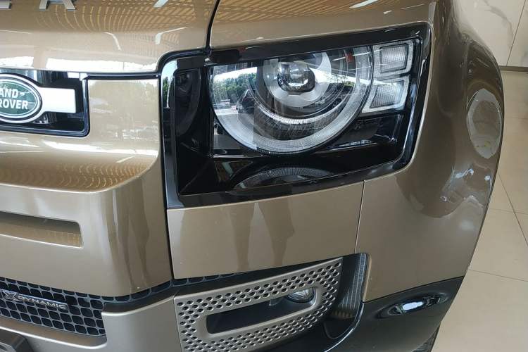 Used Land Rover Defender 2023 Facelift 110 3.0T P400 X-DYNAMIC HSE
