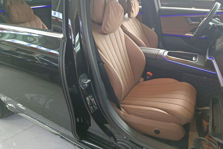 Used Mercedes-Benz E-Class 2025 Facelift E 300 L Luxury Edition
