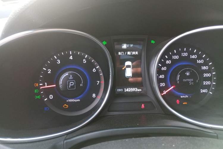 Used Hyundai Santa Fe 2013 2.4L Automatic Two-Wheel Drive Smart Version
