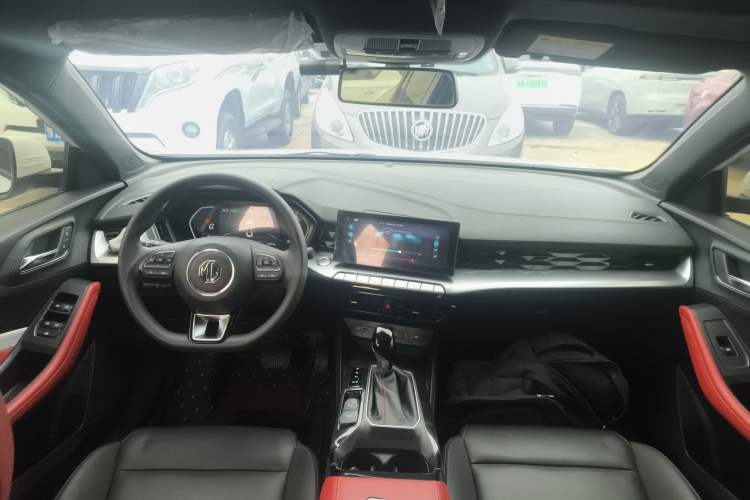 Used MG 5 2022 180 DVVT CVT Youth Luxury Edition
