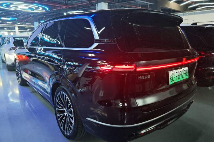 Used  S09 2025 Four-Wheel Drive Ultra+ Custom Edition
