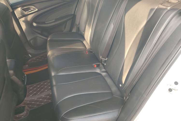 Used Roewe i5 2019 1.5L Automatic 4G Connected Linghao Flagship Edition