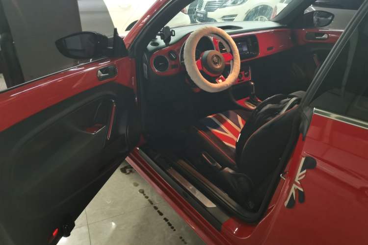 Used Volkswagen Beetle 2015 180TSI model
