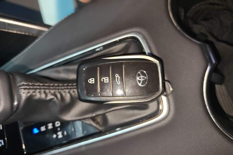 Used Toyota Venza 2023 2.0L CVT Two-Wheel Drive Prestige Version
