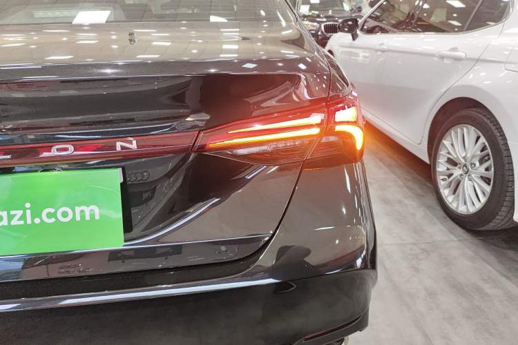 Used Toyota Avalon 2023 2.0L Premium Edition
