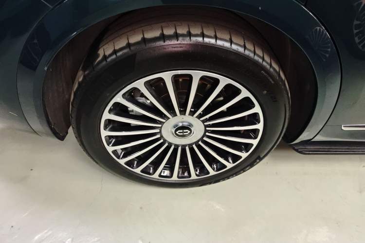 Used Hima AITO M8 2025 Extended-Range Ultra Version 53.4 kWh 6-Seater Edition