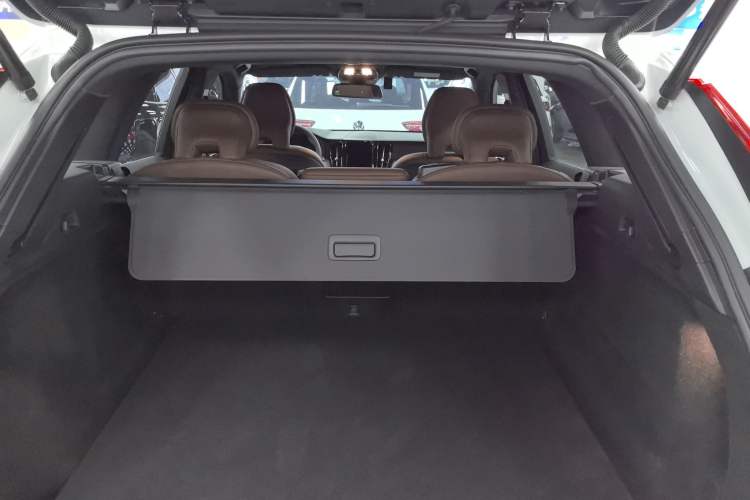 Used Volvo XC60 2022 B5 4x4 Zhiyi Luxury Edition
