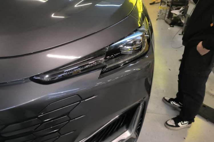 Used Changan UNI-K 2024 2.0T Two-Wheel Drive YueShang Trim
