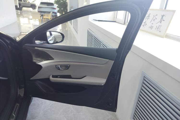 Used BYD Han 2025 DM-i 125KM Prestige Model
