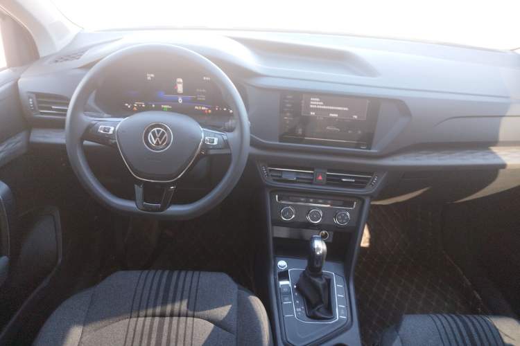 Used Volkswagen Tharu 2022 280TSI Two-Wheel Drive Trend Edition
