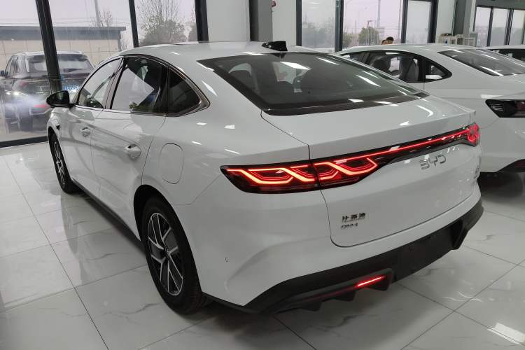 Used BYD Qin L 2025 DM-i Smart Drive 120KM Leading Model
