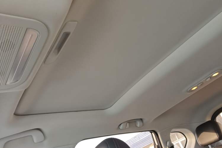 Used FORTHING Joyear X5 2017 Enjoy Series 1.6L CVT Luxury Model
