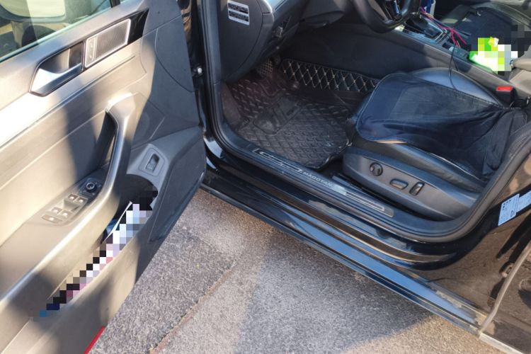 Used Volkswagen Magotan 2017 330TSI DSG Leading Model
