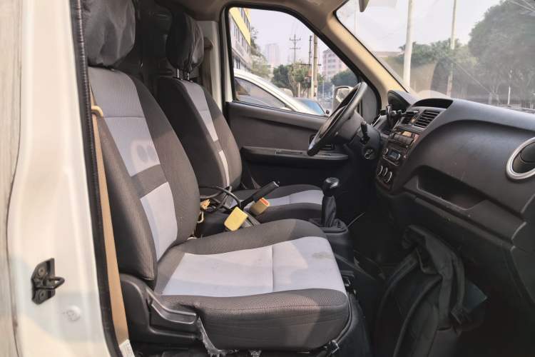 Used Chana Ruixing EM60 2023 Pure Electric Van 4525 mm Long Flat Roof with Back-Hinged Doors 2 Seats 60 kW 38.7 kWh
