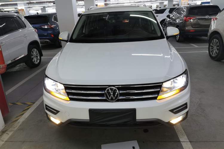 Used Volkswagen Tiguan L 2020 330TSI Automatic Two-Wheel Drive Panoramic Comfort Edition China VI Standard