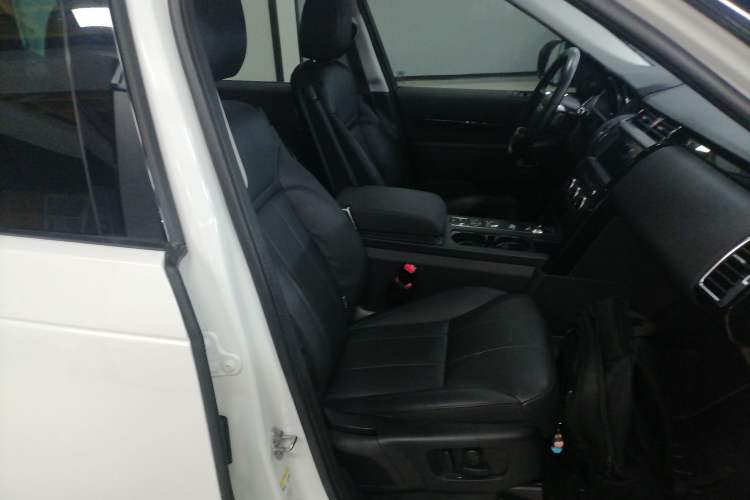 Used Land Rover Discovery 2019 3.0 SC V6 SE
