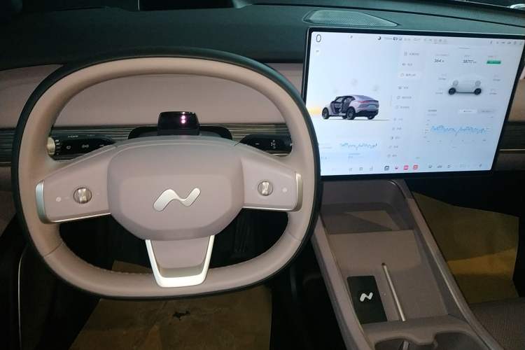 Used ONVO L60 2024 60 kWh Rear-Drive Version