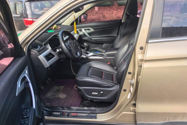 Used Geely Auto Emgrand X7 Sport 2018 1.8TD Manual Two-Wheel Drive Smart Connect 4G Internet Edition
