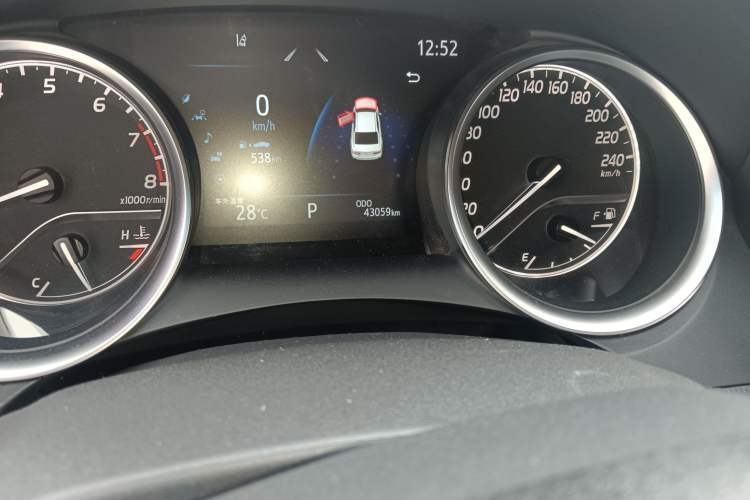 Used Toyota Camry 2021 2.0G Luxury Edition
