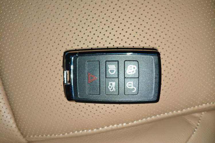 Used Jaguar XFL 2025 Model—2.0T P250, Two-Wheel Drive, Premium Luxury Edition