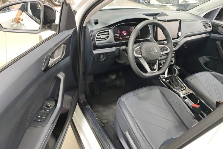 Used Volkswagen Tharu 2025 NewRui 300TSI Prestige Edition
