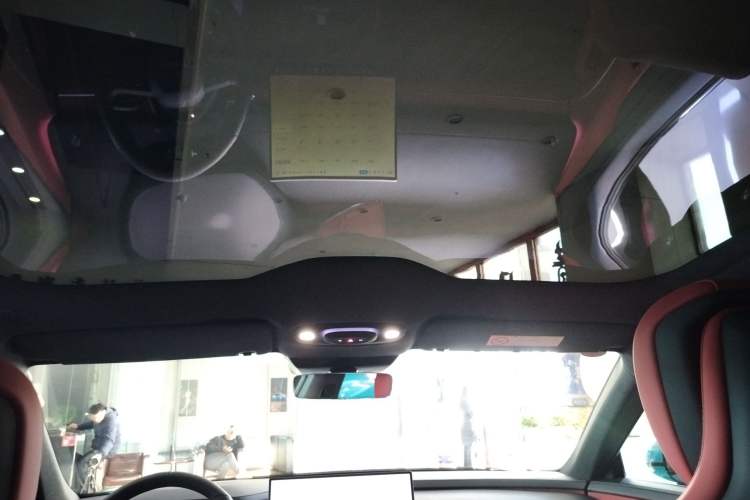 Used  SU7 2024 Rear-Drive Ultra-Long Range Advanced Pro-Level Intelligent Driving Version
