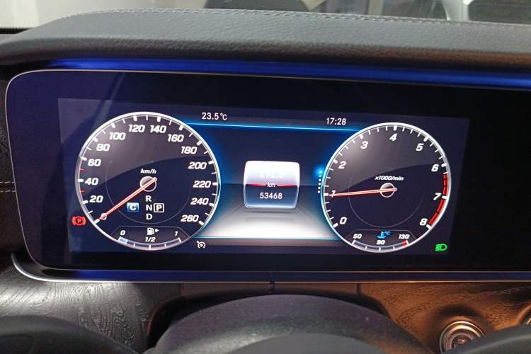 Used Mercedes-Benz E-Class 2019 E 300 L Sporty and Stylish Model