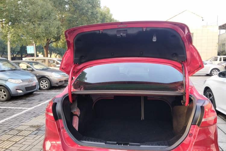 Used Ford Focus 2015 Sedan 1.6L Manual Comfort Model
