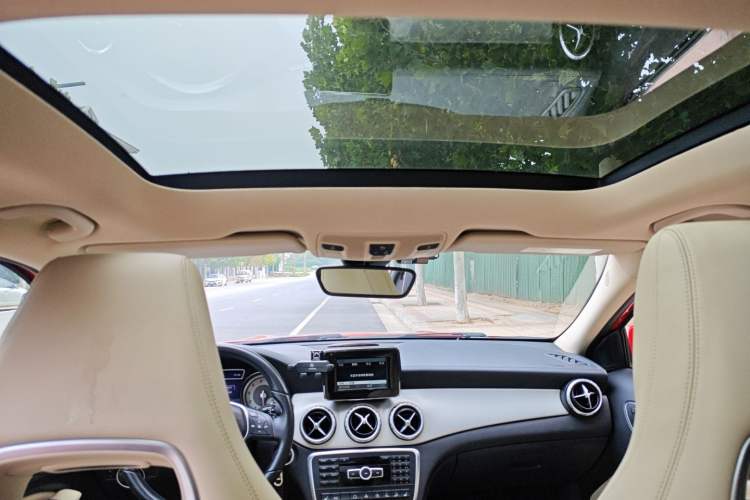 Used Mercedes-Benz GLA 2015 GLA 220 4MATIC Luxury Model
