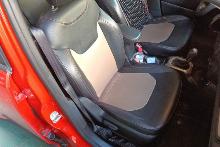 Used  Renegade 2018 Connected Large Screen Version 180T Automatic High-Energy Edition
