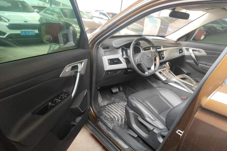 Used Geely Auto Emgrand X7 Sport 2016 1.8TD Automatic ZhiShang Model
