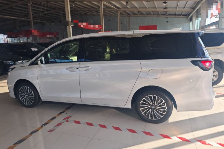 Used Buick GL8 New Energy 2025 Lushang First-Drive Edition 7-Seater
