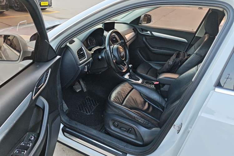 Used Audi Q3 2015 35 TFSI Comfort Model
