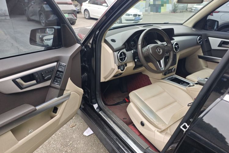 Used Mercedes-Benz GLK-Class 2013 GLK 300 4MATIC Dynamic Sunroof Model