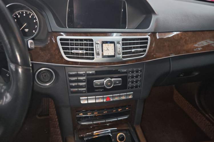 Used Mercedes-Benz E-Class 2014 E 260 L Luxury Model
