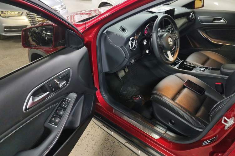 Used Mercedes-Benz GLA 2017 GLA 220 4MATIC Fashion Model