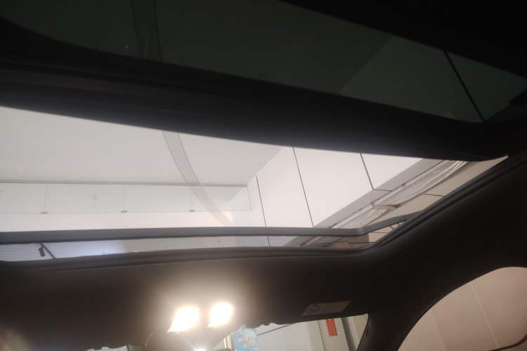 Used Volvo XC60 New Energy 2024 T8 Plug-in Hybrid Long-Range All-Wheel Drive Zhiyuan Polar Night Edition
