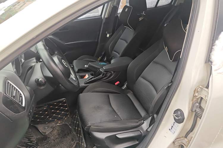 Used Mazda Mazda 3 Axela 2016 Sedan 1.5L Automatic Comfort Model
