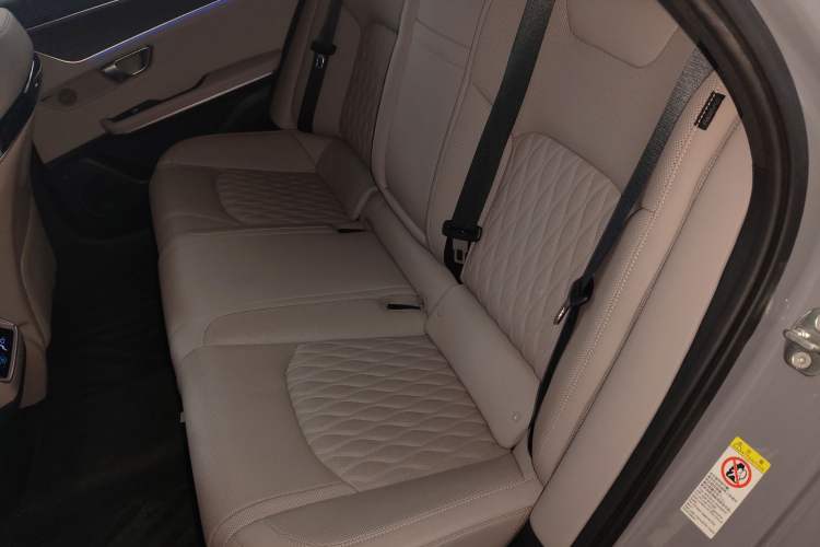 Used BYD Han 2025 EV with 701 km of Laser Radar-Enabled Intelligent Driving