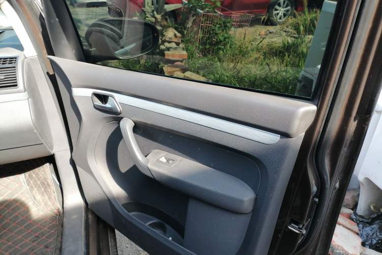 Used Volkswagen Touran 2013 1.4T Manual Fashion Edition 5 Seats
