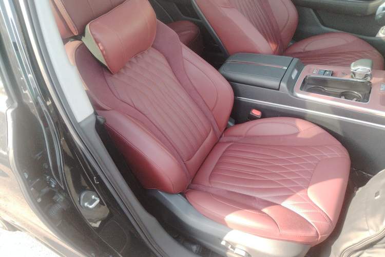 Used Hongqi HS5 2023 2.0T Four-Wheel Drive Flagship Pro Edition
