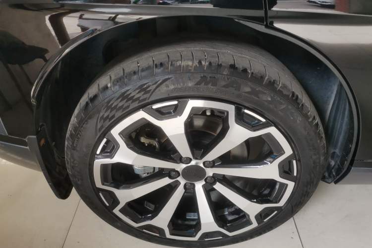 Used AION V 2024 Aion Tyrannosaurus 520 Smart Luxury Edition
